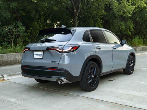 Used 2025 Honda HR-V Sport image 9
