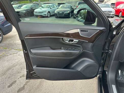 Used 2017 Volvo XC90 T6 Momentum w/ Vision Package AWD/4WD image 18