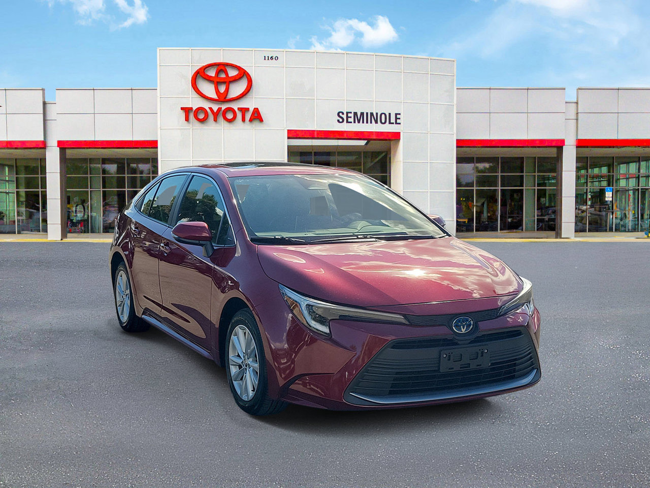 Used 2025 Toyota Corolla XLE FWD image 2