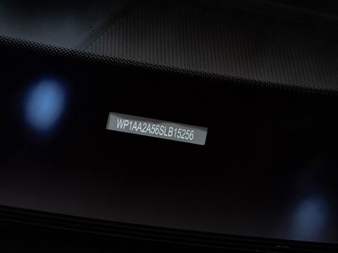 Certified 2025 Porsche Macan image 32