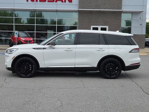 Used 2023 Lincoln Aviator Reserve w/ Equipment Group 201A RWD image 3