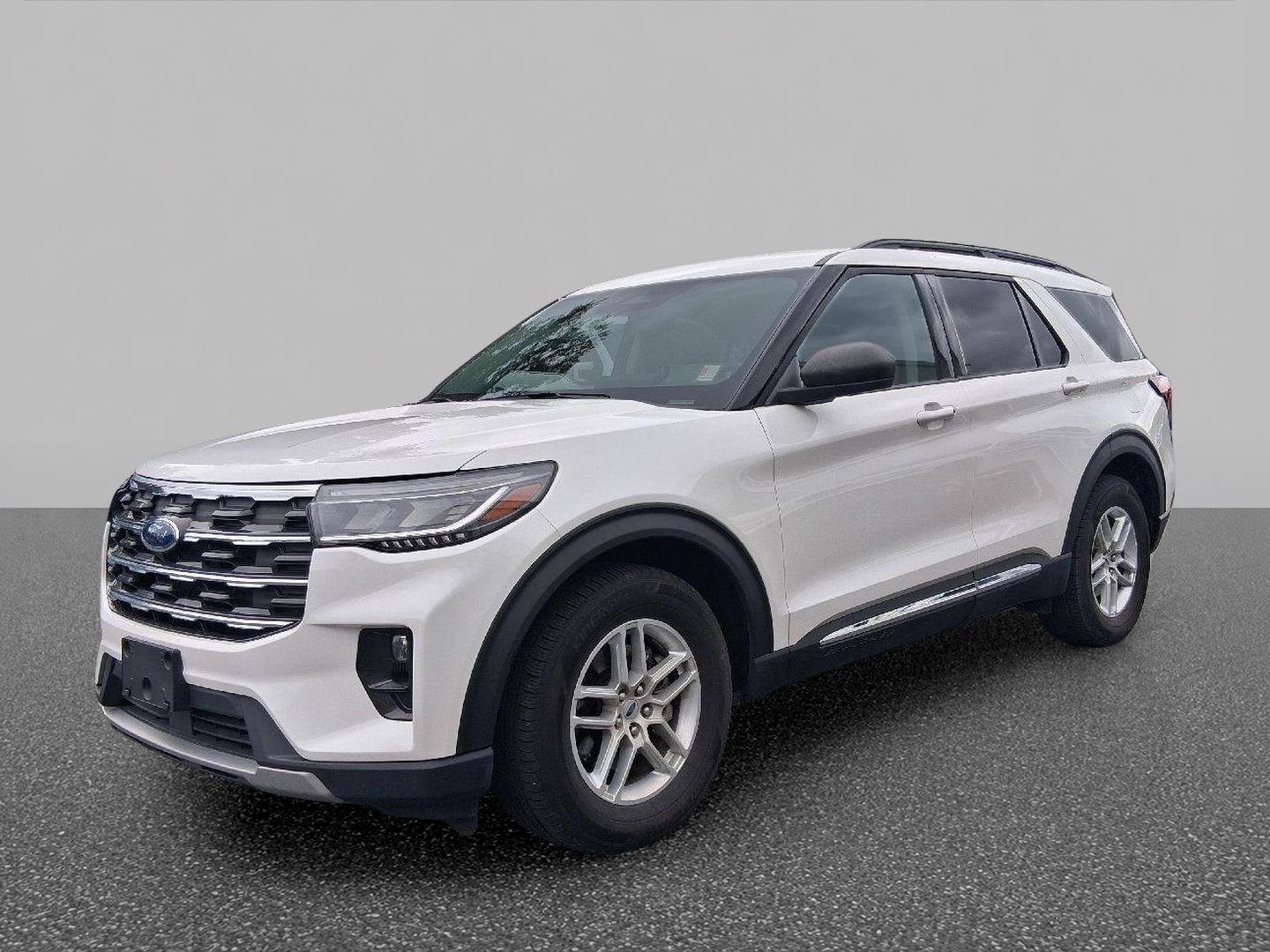 Used 2025 Ford Explorer Active w/ Active Comfort Package RWD image 1