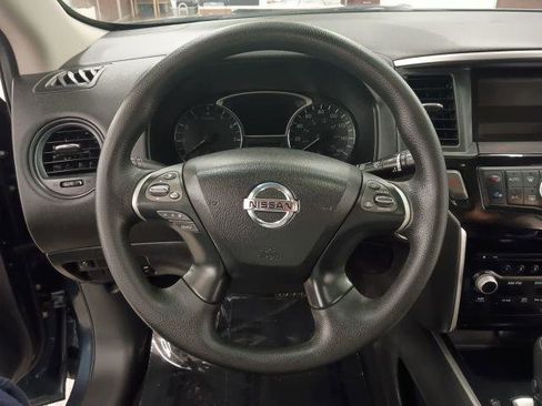 Used 2014 Nissan Pathfinder S FWD image 19