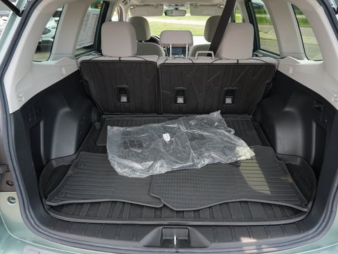 Used 2018 Subaru Forester 2.5i Premium w/ All-Weather Package AWD/4WD image 28