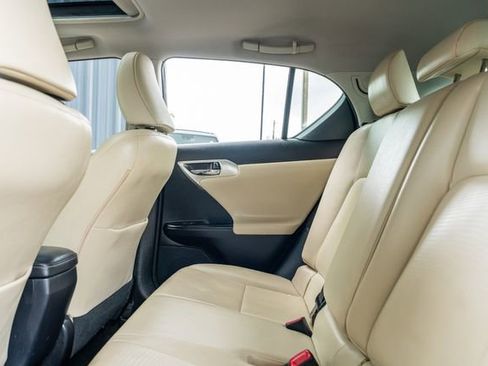 Used 2011 Lexus CT 200h Premium FWD image 34