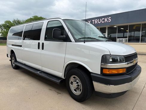 Used 2023 Chevrolet Express 3500 LT w/ LT Preferred Equipment Group image 7