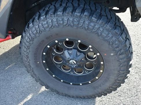 Used 2017 Jeep Wrangler Unlimited Sahara w/ Max Tow Package image 11