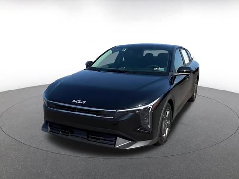 Used 2025 Kia K4 LXS image 6