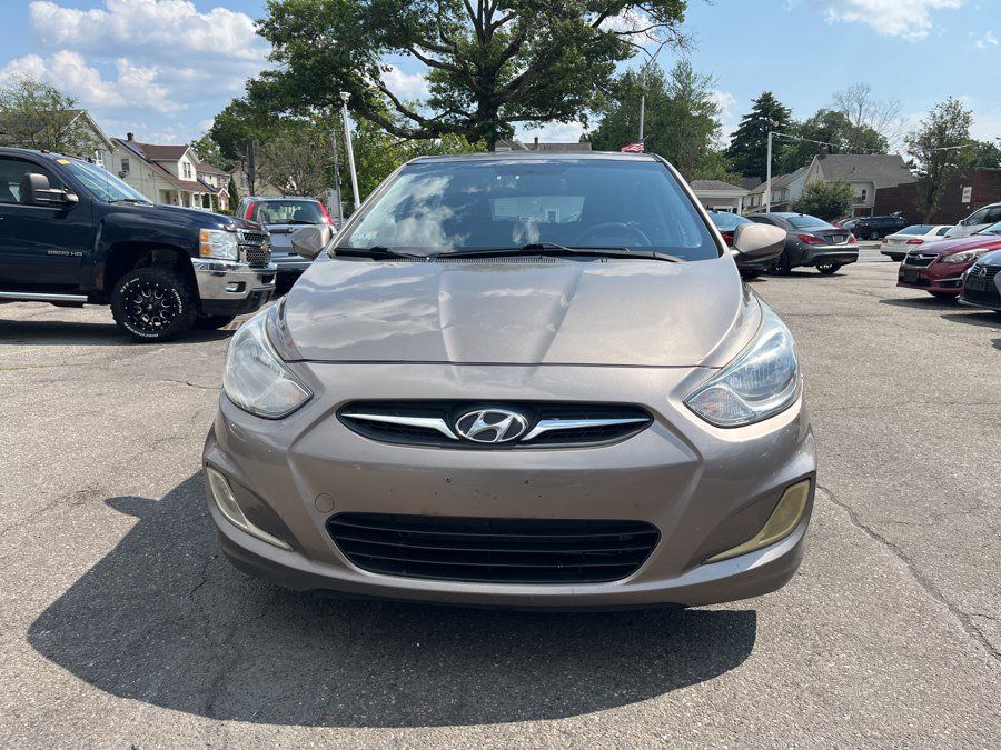 Used 2013 Hyundai Accent GS FWD image 2