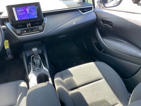 Used 2025 Toyota Corolla LE image 9