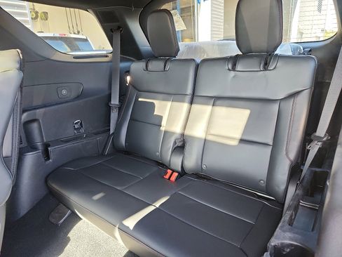 Used 2025 Ford Explorer ST w/ Sun And Sound Package image 31