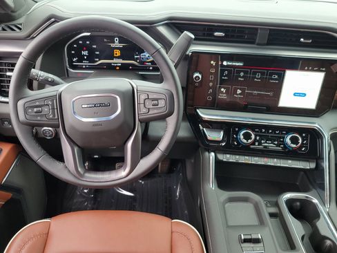 New 2025 GMC Sierra 3500 Denali Ultimate image 11