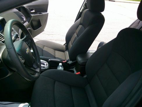 Used 2015 Chevrolet Cruze LT FWD image 23