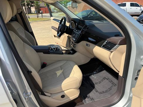 Used 2017 Mercedes-Benz GLS 450 4MATIC image 35