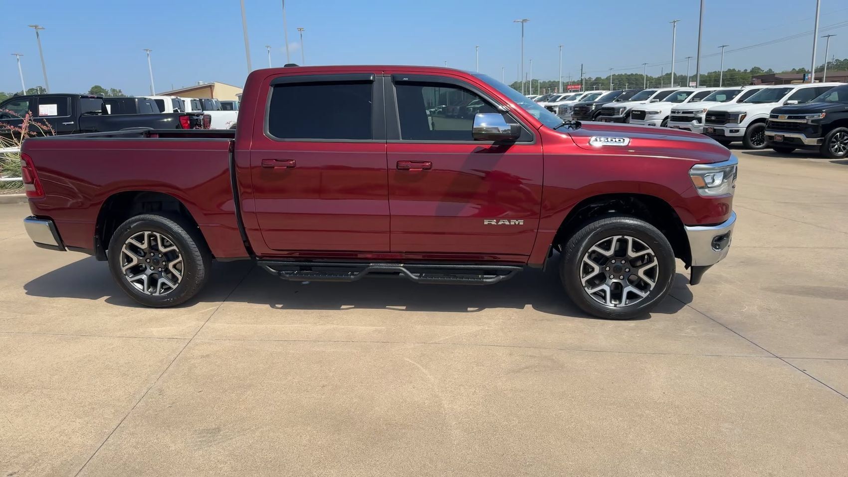 Used 2024 RAM 1500 Laramie AWD/4WD image 9