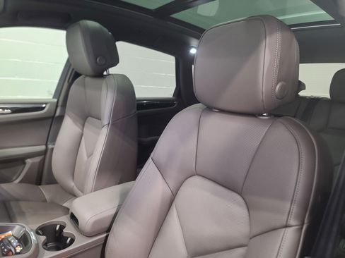 New 2026 Porsche Macan image 10