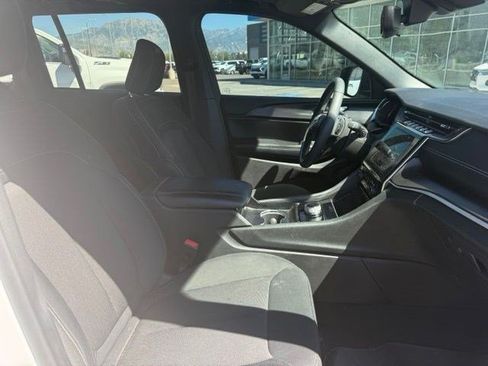 Used 2024 Jeep Grand Cherokee Laredo X w/ Luxury Tech Group I AWD/4WD image 10