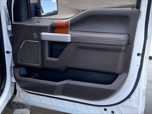 Used 2019 Ford F150 King Ranch w/ Equipment Group 601A Luxury AWD/4WD image 29