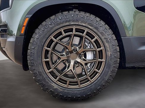 New 2026 Land Rover Defender 110 S image 12