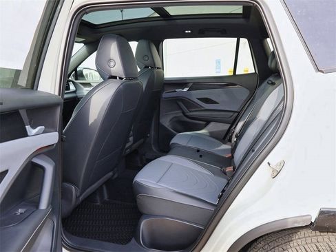 New 2026 Volkswagen Tiguan SE R-Line FWD image 16