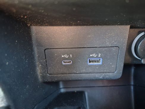 Used 2021 Nissan Kicks SV FWD image 18
