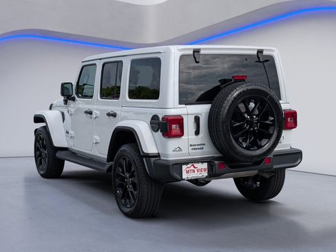 Used 2025 Jeep Wrangler Unlimited Sahara AWD/4WD image 7