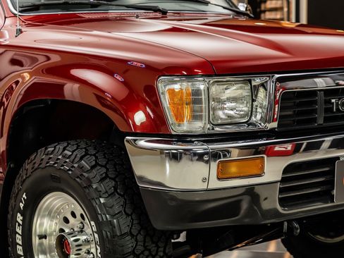 Used 1991 Toyota Pickup Deluxe image 22