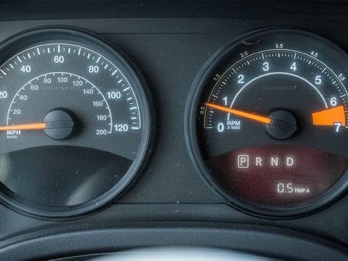 Used 2015 Jeep Patriot Sport image 18