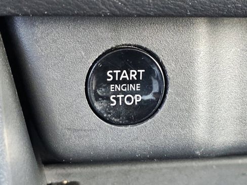 Used 2024 Nissan Rogue SV AWD/4WD image 15