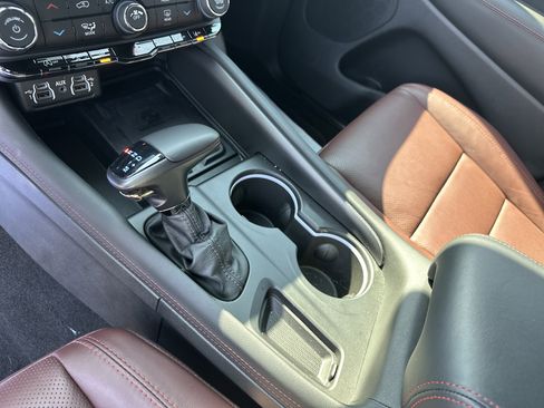 Used 2023 Dodge Durango GT image 34