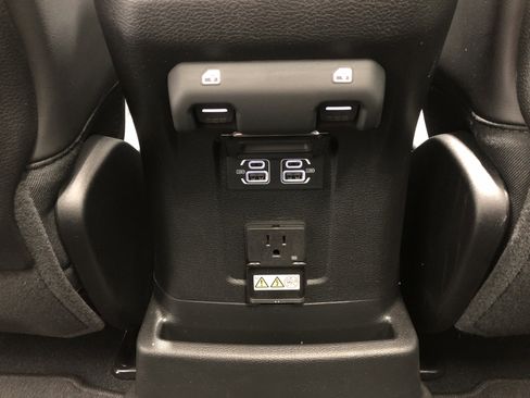 Certified 2024 Jeep Wrangler Unlimited Rubicon image 12