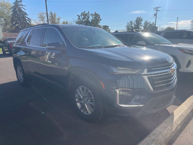 Used 2023 Chevrolet Traverse LT FWD image 2