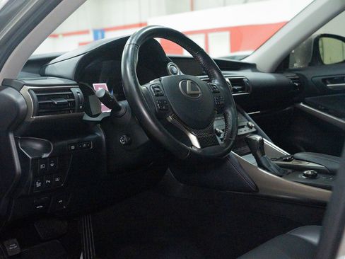 Used 2018 Lexus IS 300 AWD image 13