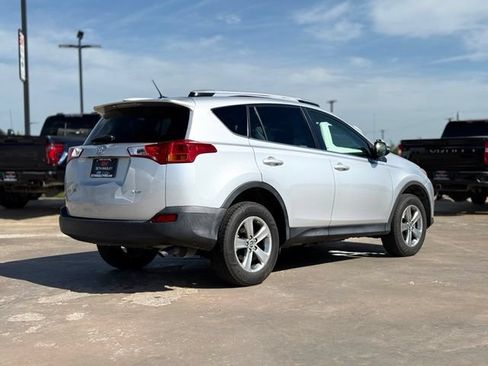 Used 2015 Toyota RAV4 XLE FWD image 2
