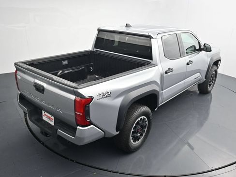 Used 2024 Toyota Tacoma TRD Off-Road AWD/4WD image 33