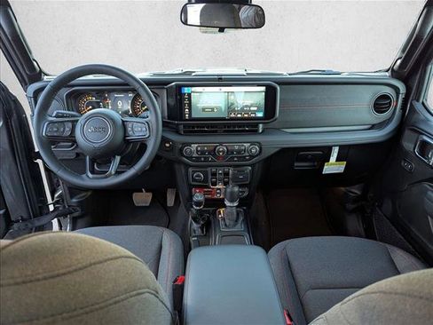 New 2025 Jeep Gladiator Rubicon w/ Convenience Group image 13