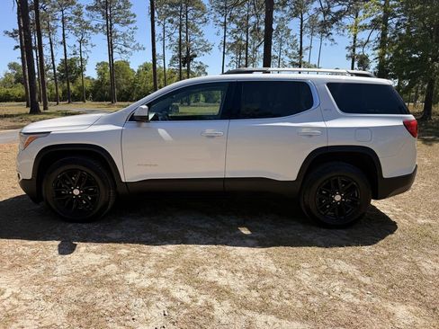 Used 2019 GMC Acadia SLT FWD image 2