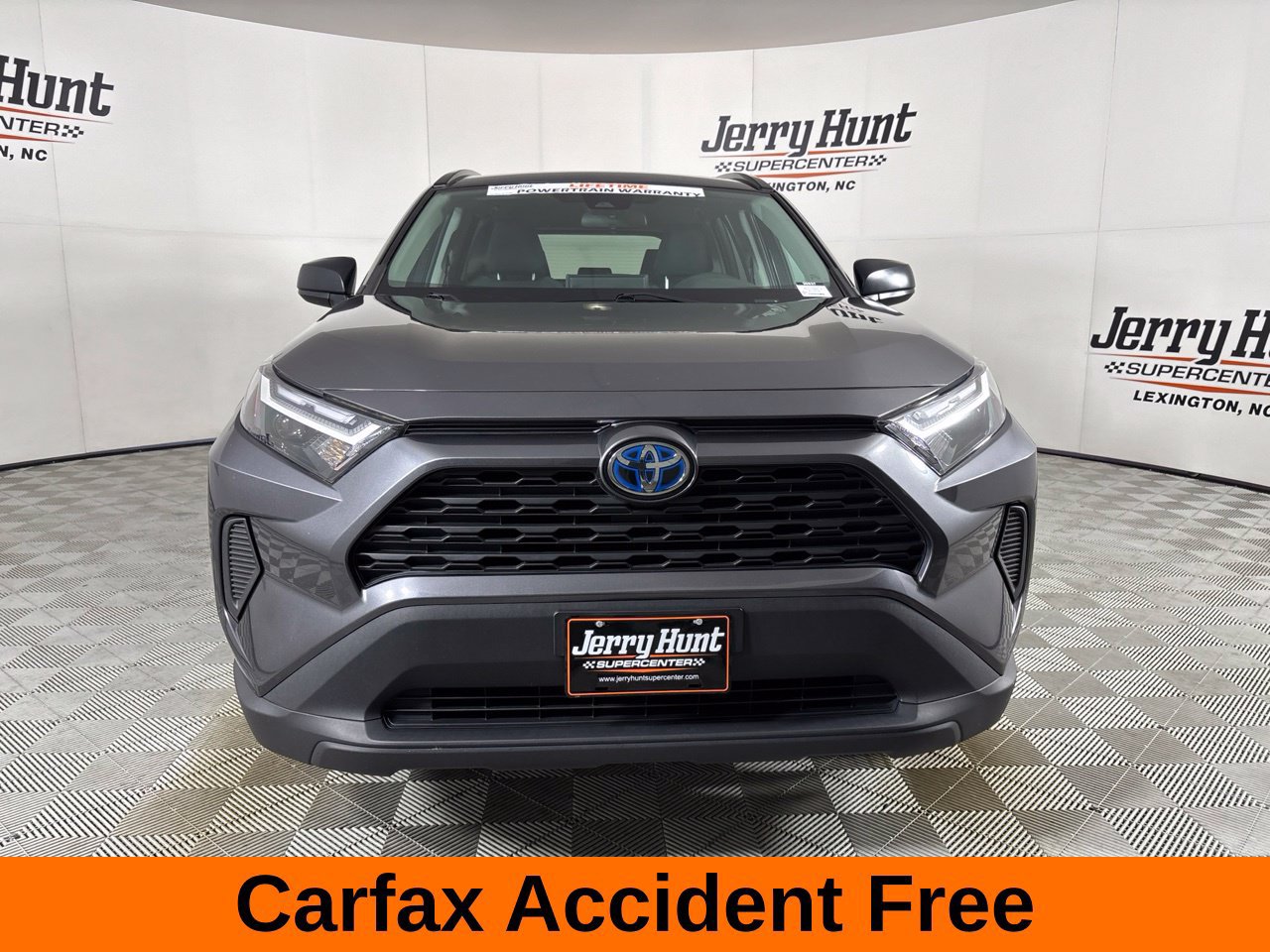 Used 2024 Toyota RAV4 LE AWD/4WD image 3