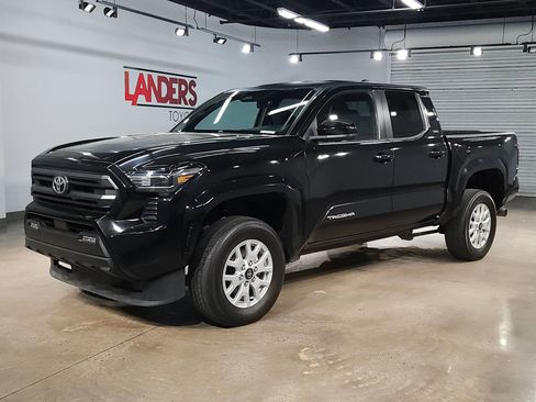 Used 2024 Toyota Tacoma SR5 image 3