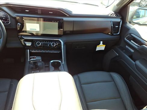 Used 2025 GMC Sierra 1500 Denali image 12