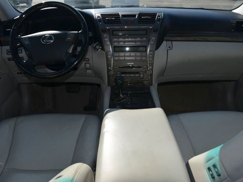 Used 2007 Lexus LS 460 image 29