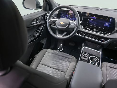 Used 2026 Chevrolet Equinox LT FWD image 25