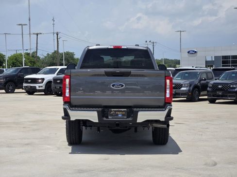 New 2026 Ford F250 XLT w/ FX4 Off-Road Package AWD/4WD image 8