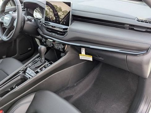 New 2026 Jeep Compass Latitude w/ Sun and Sound Group AWD/4WD image 29