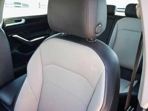 Used 2021 Volkswagen Arteon SE image 25