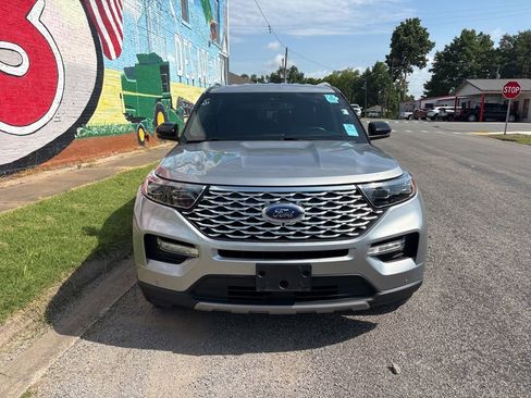 Used 2021 Ford Explorer Platinum w/ Equipment Group 601A AWD/4WD image 11
