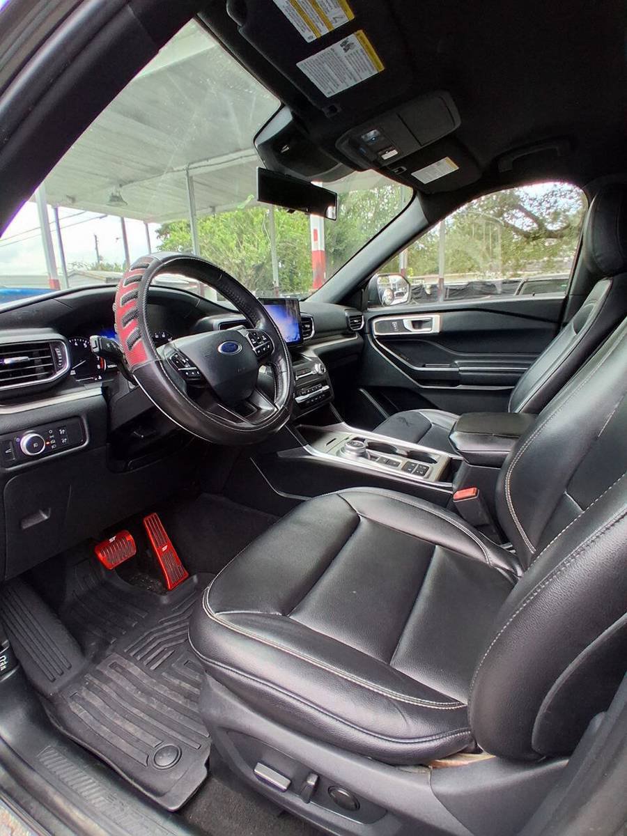 Used 2020 Ford Explorer XLT w/ Equipment Group 202A RWD image 19
