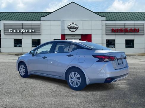 Used 2025 Nissan Versa S w/ Trunk Package image 4