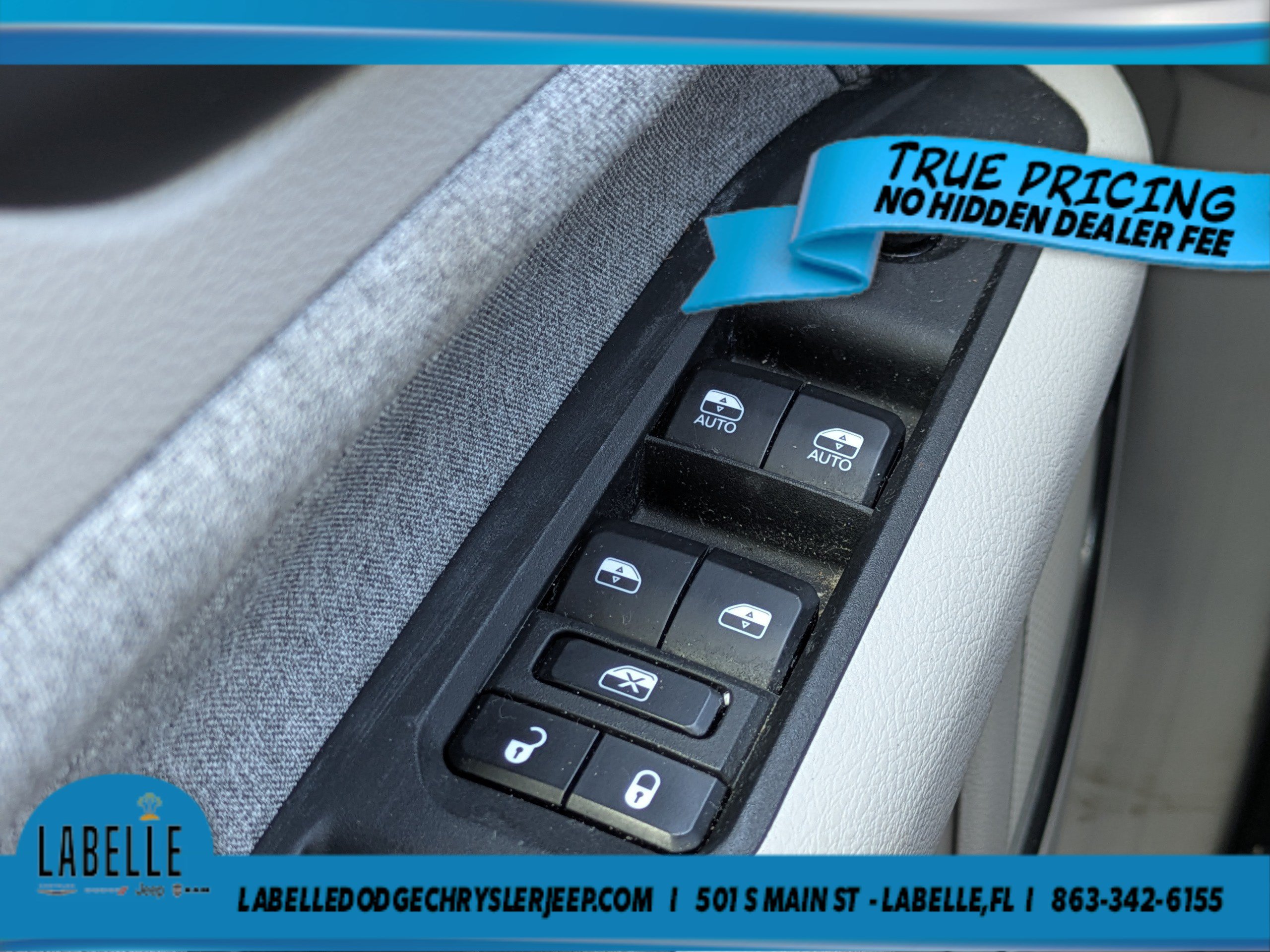 Used 2023 Jeep Compass Latitude AWD/4WD image 18