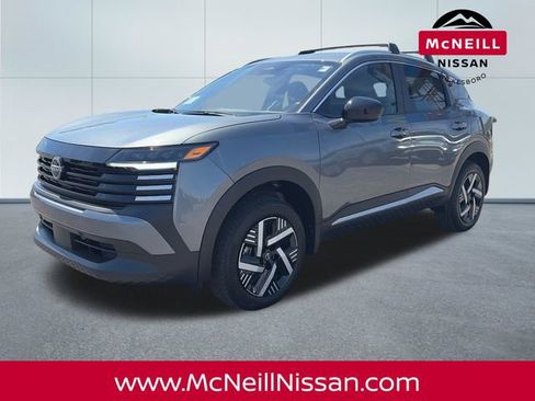 New 2026 Nissan Kicks SV w/ Charging Package image 3